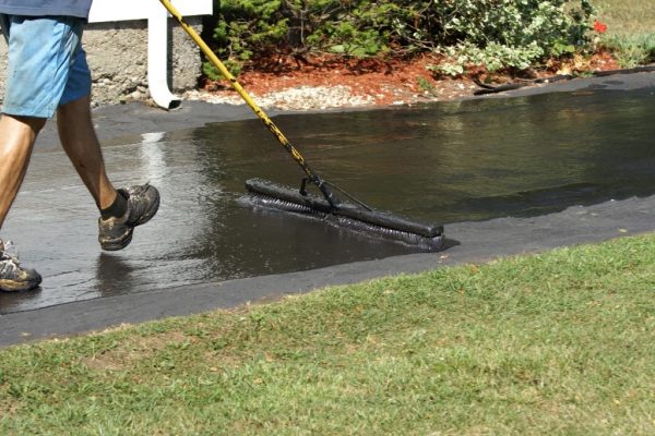 Sealcoating Driveways New Jersey - Asphalt Restoration Services